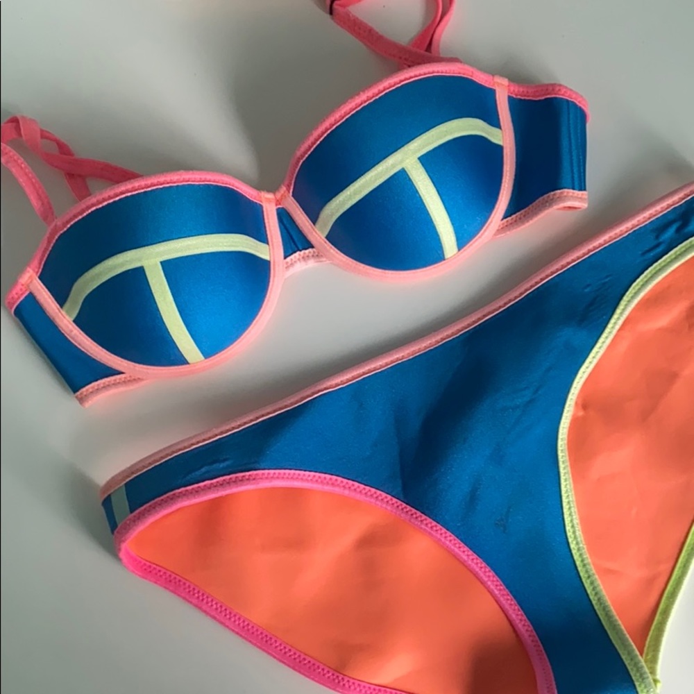 TRIANGL BIKINI